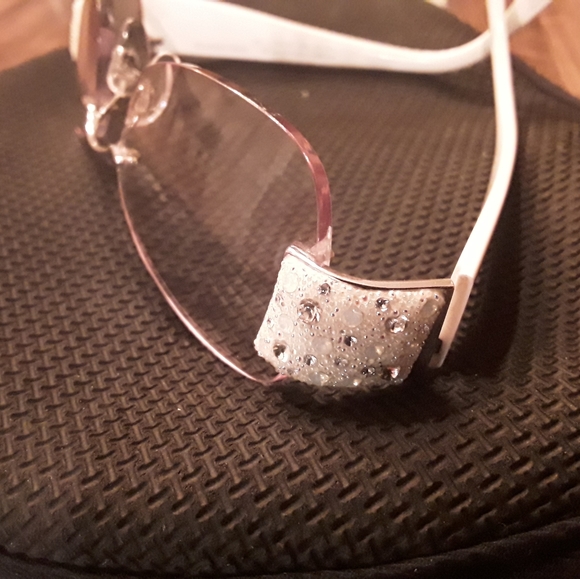 Daniel Swarovski Crystal Eyewear - Picture 3 of 6